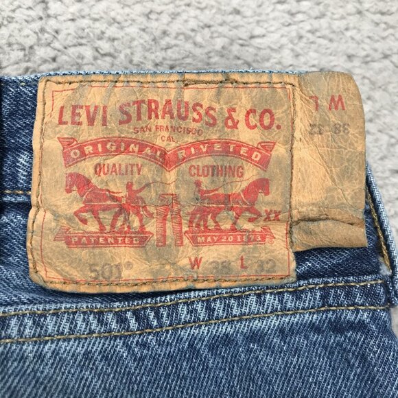 LEVIS 501 Jeans Mens 38x32 Original Straight Leg Button Fly Medium Wash Denim - Picture 8 of 16